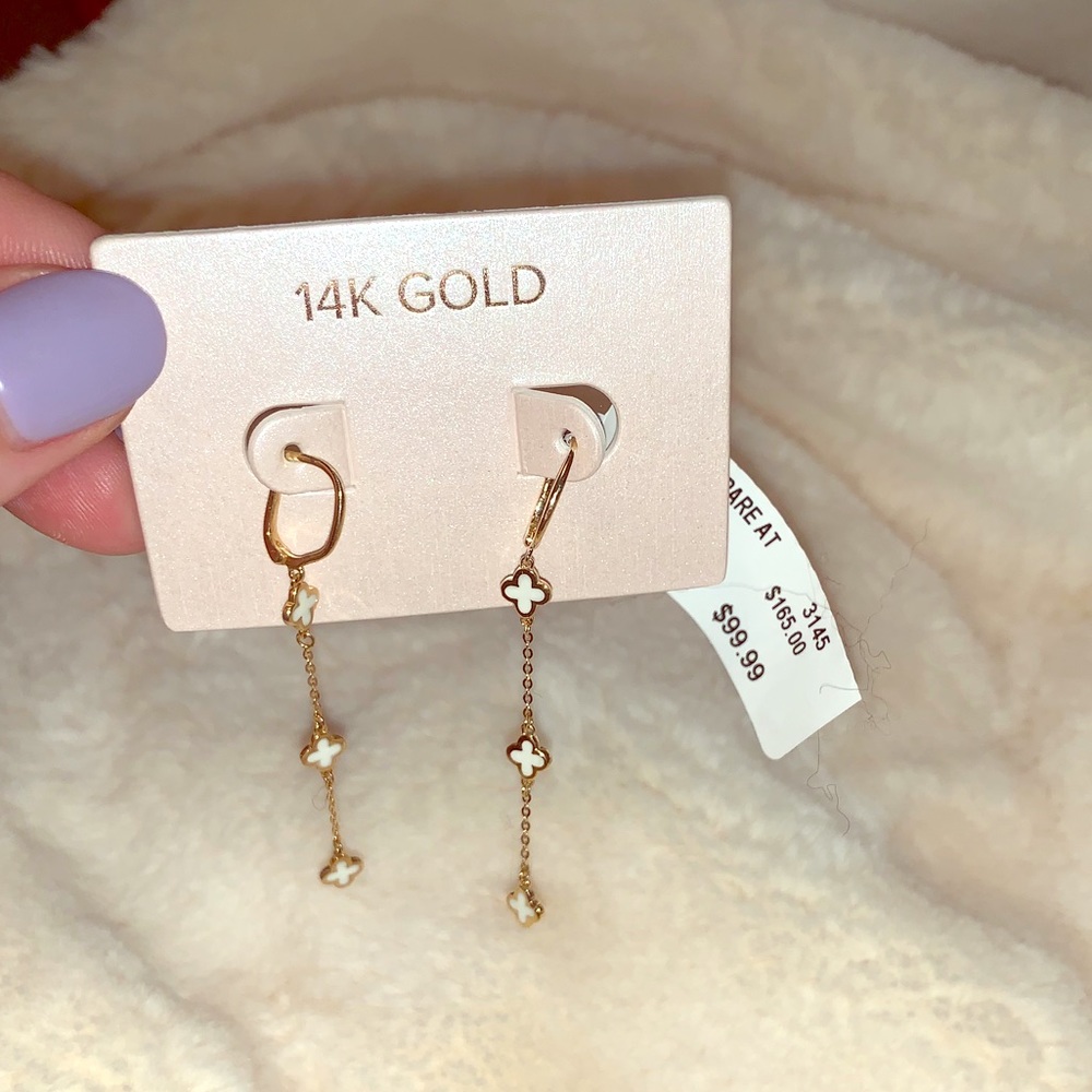 NWT 14K GOLD CLOVER EARRINGS ✨✨ PRICE DROP!